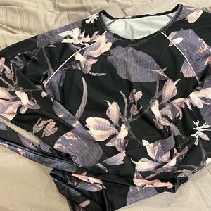 All In Motion long-sleeve crop swim top l XL